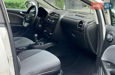 Хэтчбек SEAT Leon 2011 в 