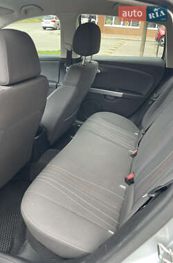 Хэтчбек SEAT Leon 2011 в 