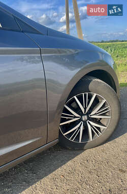 Хэтчбек SEAT Leon 2014 в 