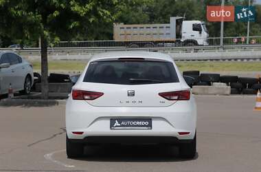 Хэтчбек SEAT Leon 2015 в 