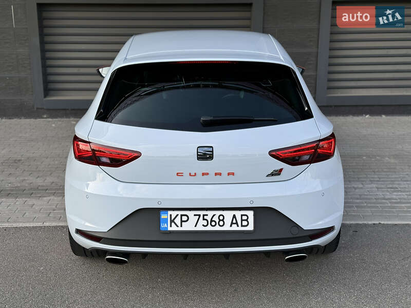 Хэтчбек SEAT Leon 2016 в Киеве