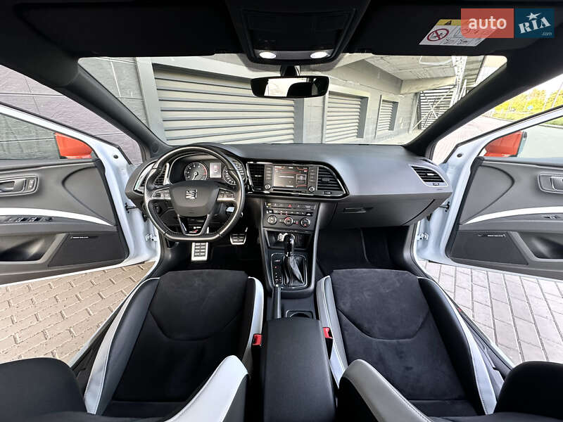 Хэтчбек SEAT Leon 2016 в Киеве