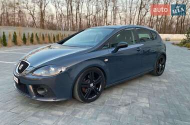 Хэтчбек SEAT Leon 2009 в Звягеле