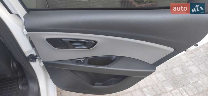 Хэтчбек SEAT Leon 2013 в Могилев-Подольске