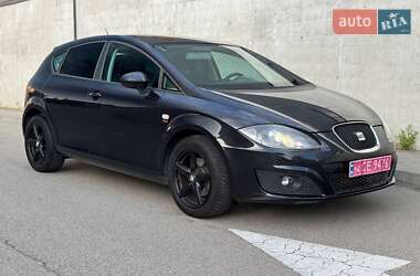 Хэтчбек SEAT Leon 2011 в 