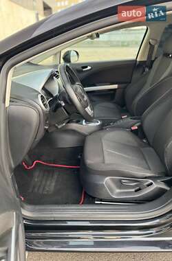 Хэтчбек SEAT Leon 2011 в 