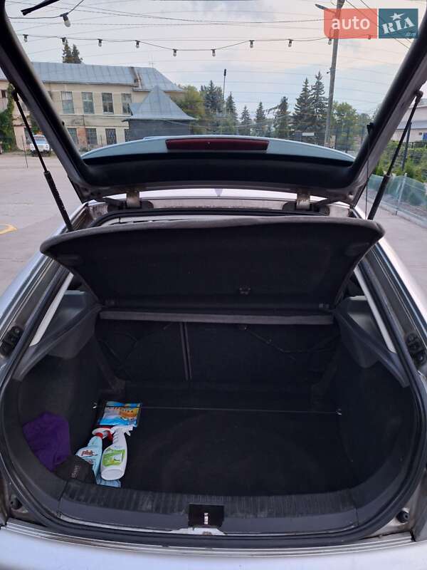 Хэтчбек SEAT Leon 2000 в Тысменице фото 3 Хэтчбек SEAT Leon 2000 в Тысменице