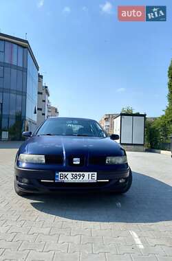 Хэтчбек SEAT Leon 2001 в 