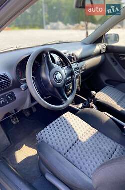 Хэтчбек SEAT Leon 2001 в 