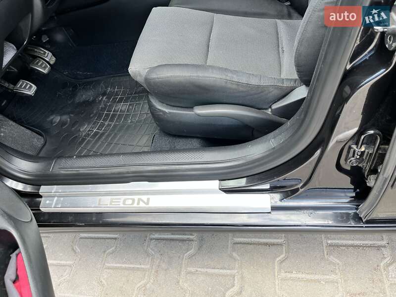 Хэтчбек SEAT Leon 2005 в Киеве фото 22 Хэтчбек SEAT Leon 2005 в Киеве