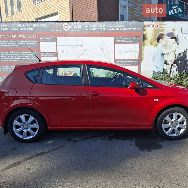 Хэтчбек SEAT Leon 2008 в Киеве