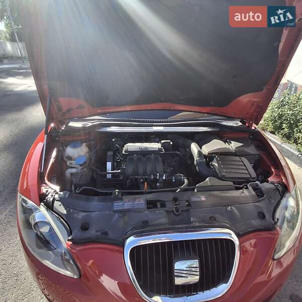 Хэтчбек SEAT Leon 2008 в Киеве