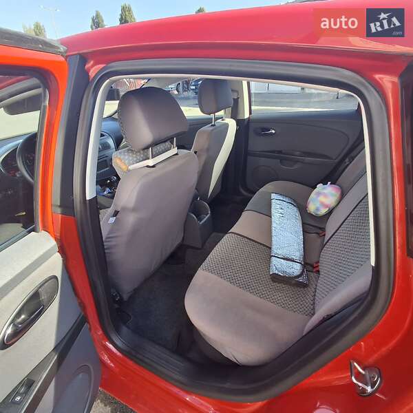Хэтчбек SEAT Leon 2008 в Киеве