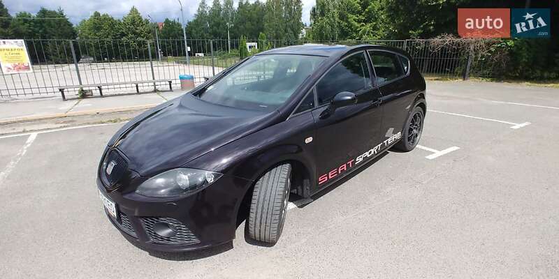 Хэтчбек SEAT Leon 2008 в Киеве