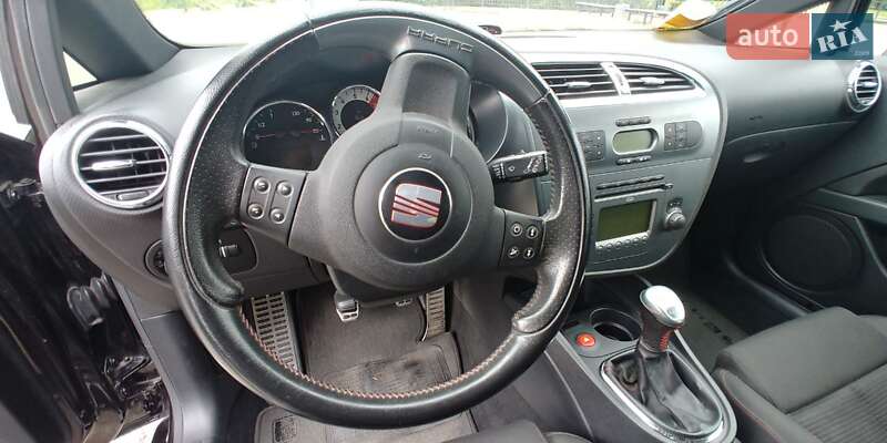 Хэтчбек SEAT Leon 2008 в Киеве