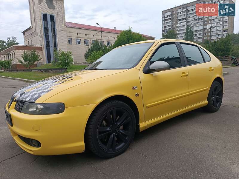 Хэтчбек SEAT Leon 2004 в Хотове