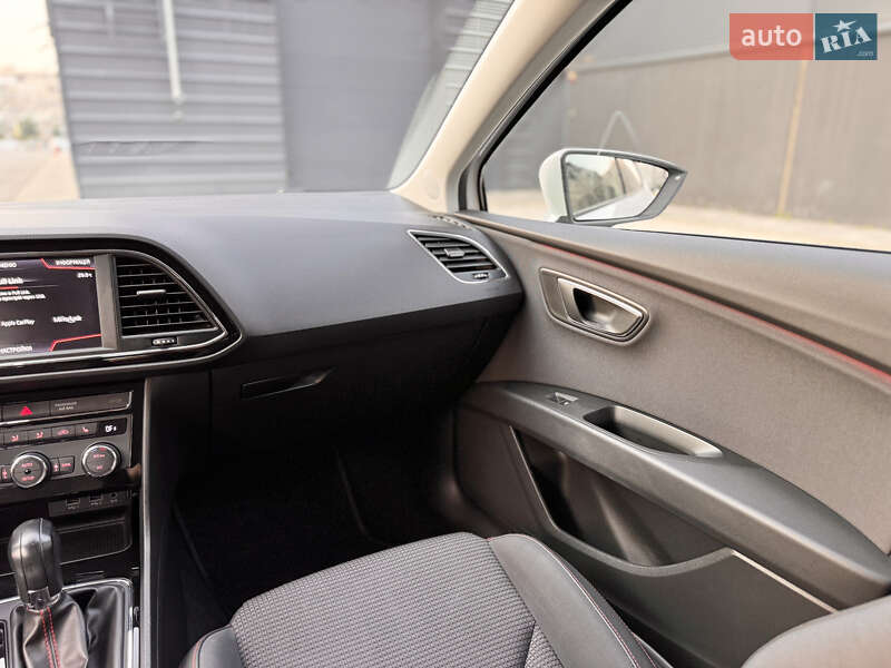 Хэтчбек SEAT Leon 2018 в Киеве