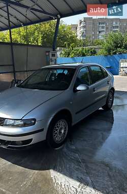 Хэтчбек SEAT Leon 2003 в 