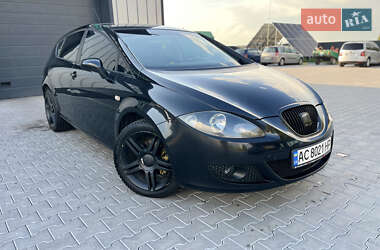 Хэтчбек SEAT Leon 2005 в Владимире