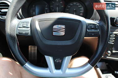 Хэтчбек SEAT Leon 2010 в 
