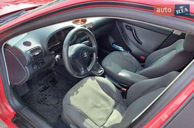 Хэтчбек SEAT Leon 2003 в 