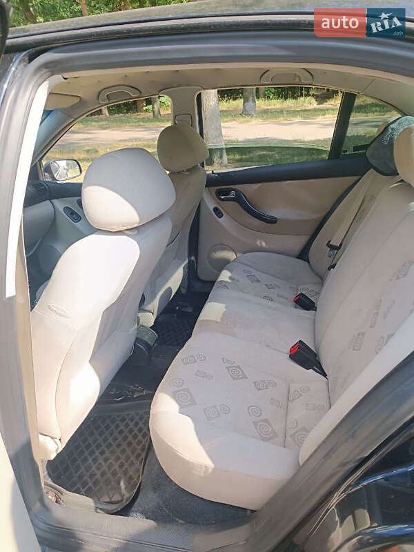 Хэтчбек SEAT Leon 2000 в Киеве