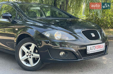 Хетчбек SEAT Leon 2011 в 