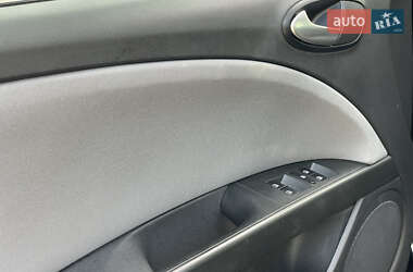Хетчбек SEAT Leon 2011 в 
