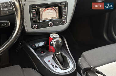 Хэтчбек SEAT Leon 2010 в 
