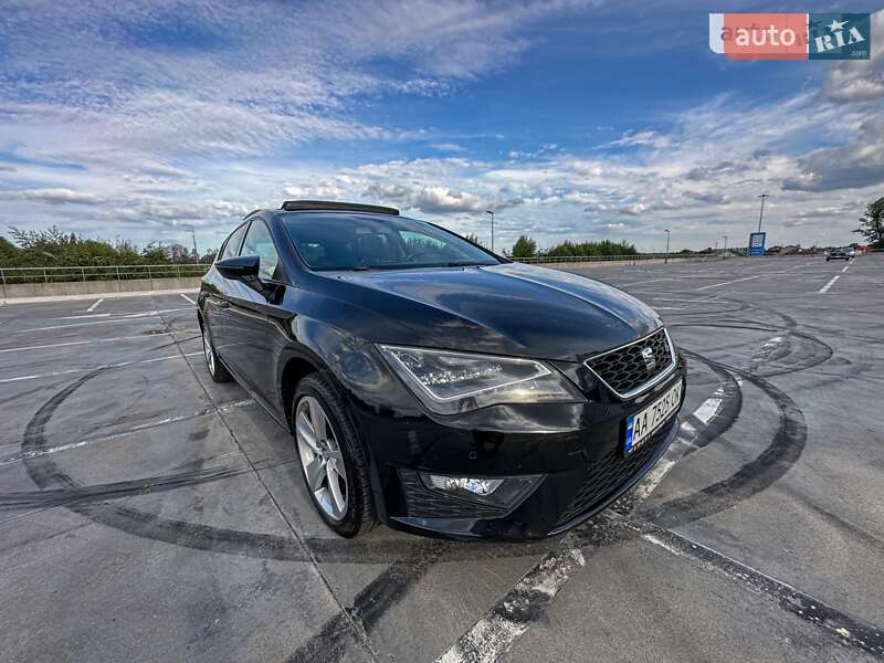 Хэтчбек SEAT Leon 2014 в Киеве