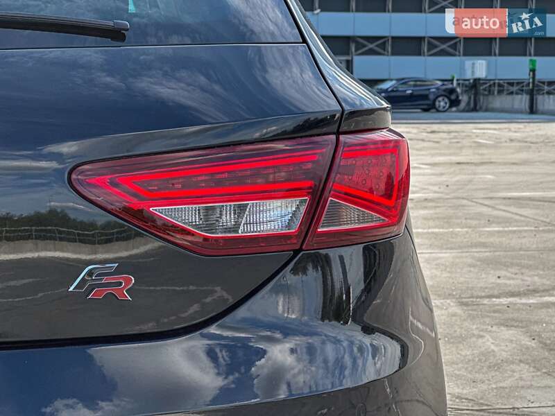 Хэтчбек SEAT Leon 2014 в Киеве