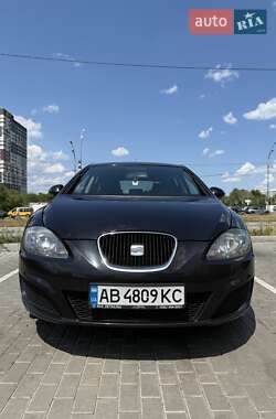 Хэтчбек SEAT Leon 2010 в 