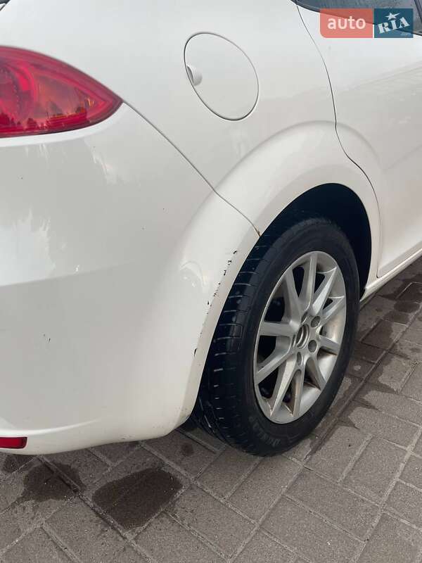 Хэтчбек SEAT Leon 2010 в Киеве