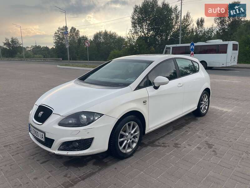 Хэтчбек SEAT Leon 2010 в Киеве