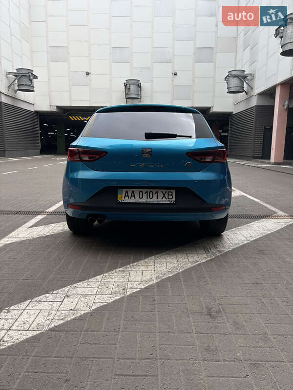 Хэтчбек SEAT Leon 2016 в Киеве