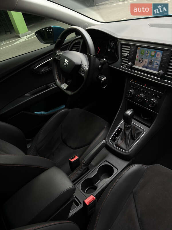 Хэтчбек SEAT Leon 2016 в Киеве