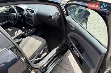 Хэтчбек SEAT Leon 2011 в 