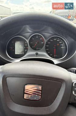 Хэтчбек SEAT Leon 2011 в 