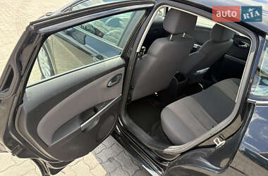 Хэтчбек SEAT Leon 2011 в 