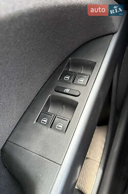 Хэтчбек SEAT Leon 2011 в 