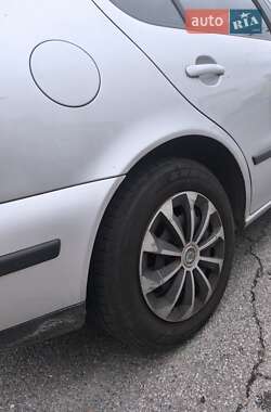 Хэтчбек SEAT Leon 2003 в 