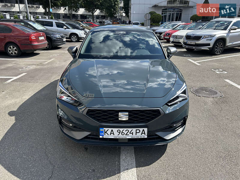 Хэтчбек SEAT Leon 2025 в Киеве