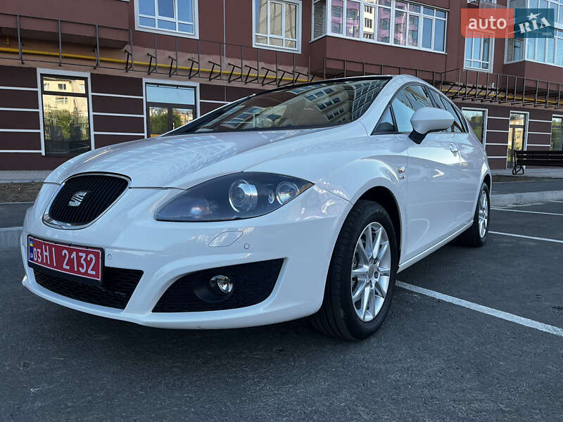 Хэтчбек SEAT Leon 2010 в Умани