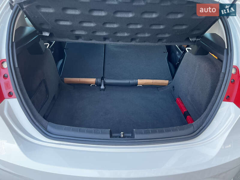 Хэтчбек SEAT Leon 2010 в Умани