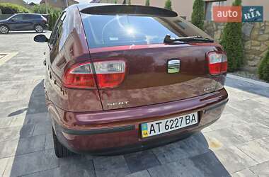 Хэтчбек SEAT Leon 2003 в 