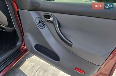 Хэтчбек SEAT Leon 2003 в 