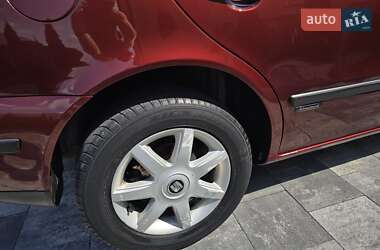 Хэтчбек SEAT Leon 2003 в 