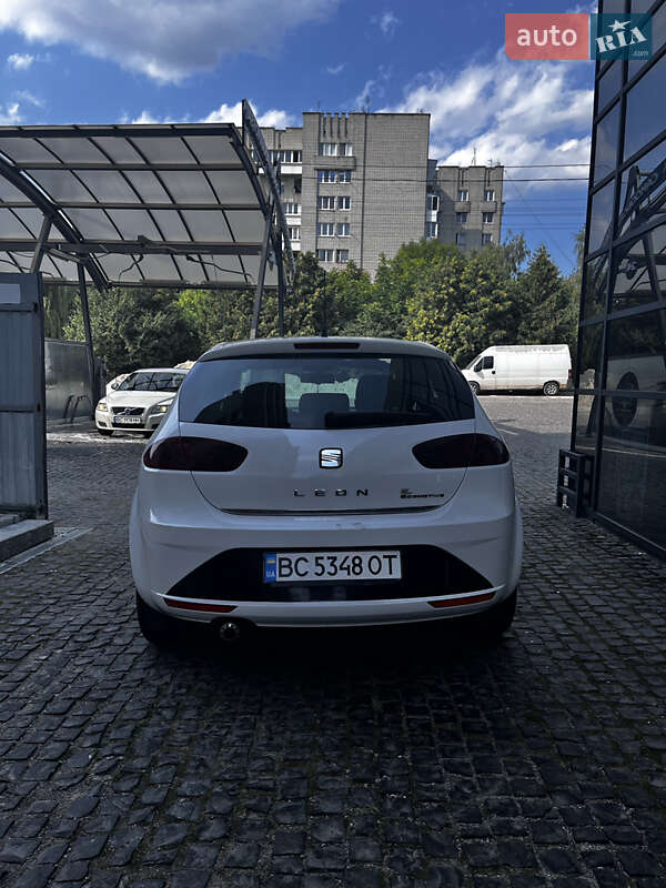 Хэтчбек SEAT Leon 2011 в Львове