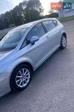 Хэтчбек SEAT Leon 2010 в 