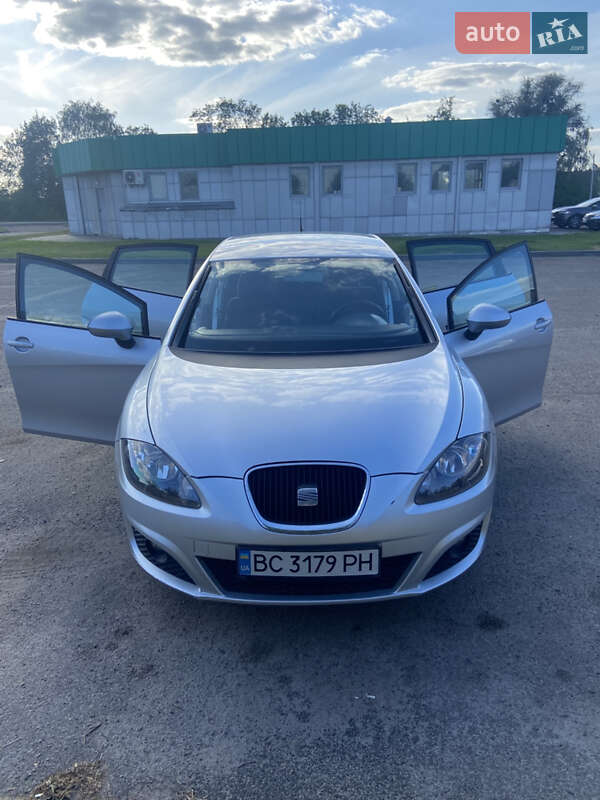Хэтчбек SEAT Leon 2010 в Шептицькому